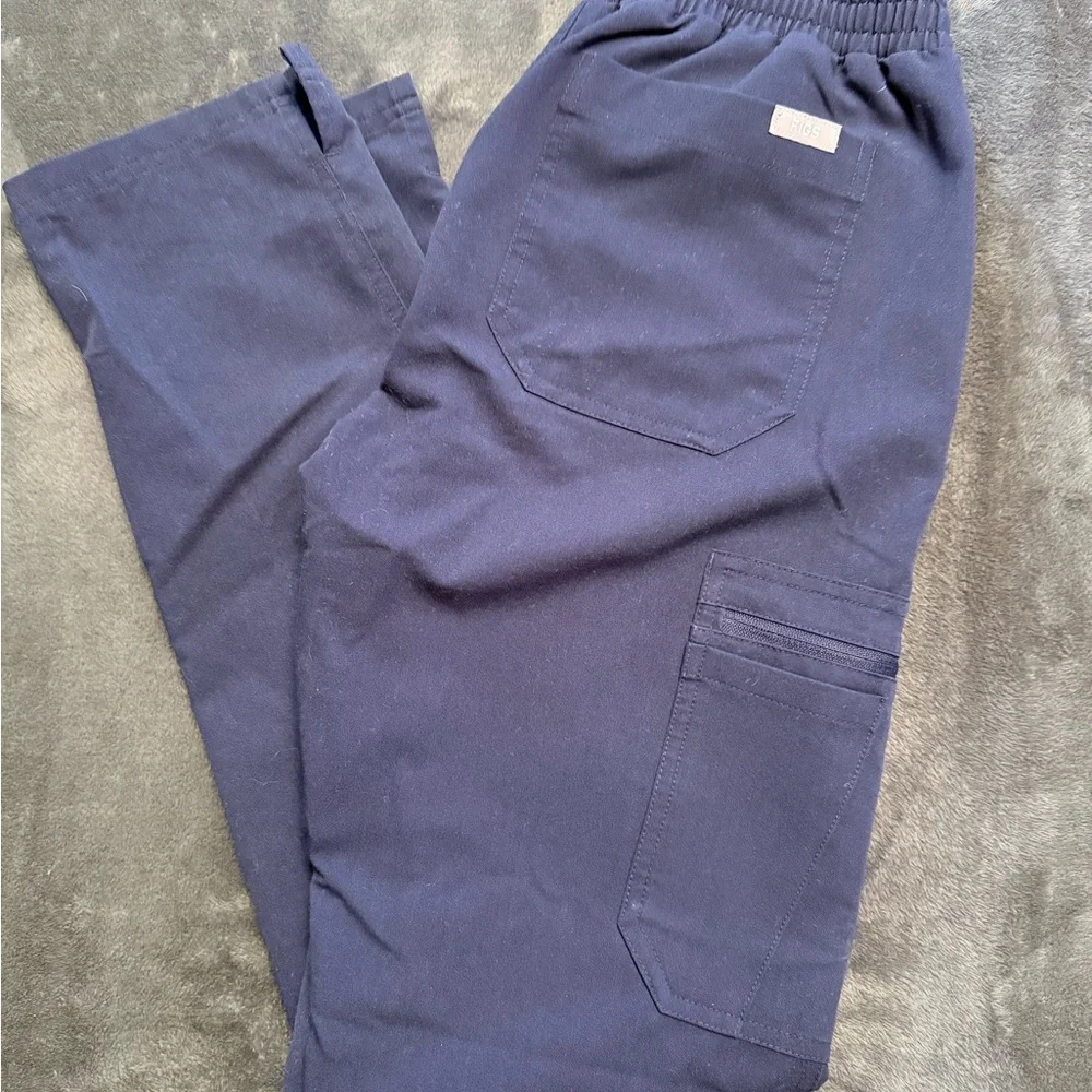 FIGS Navy Blue Scrub Set size XS - Picture 12 of 12